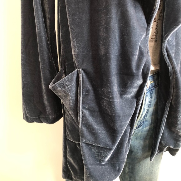 Amaryllis Midnight Blue Velvet Cardigan - Picture 2 of 12